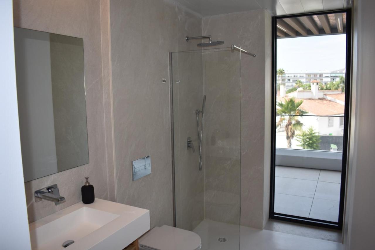 Luxury Complex Beachfront Apartment, Infinity Pool, Sauna, Gym And Large Terrace Torremolinos Luaran gambar