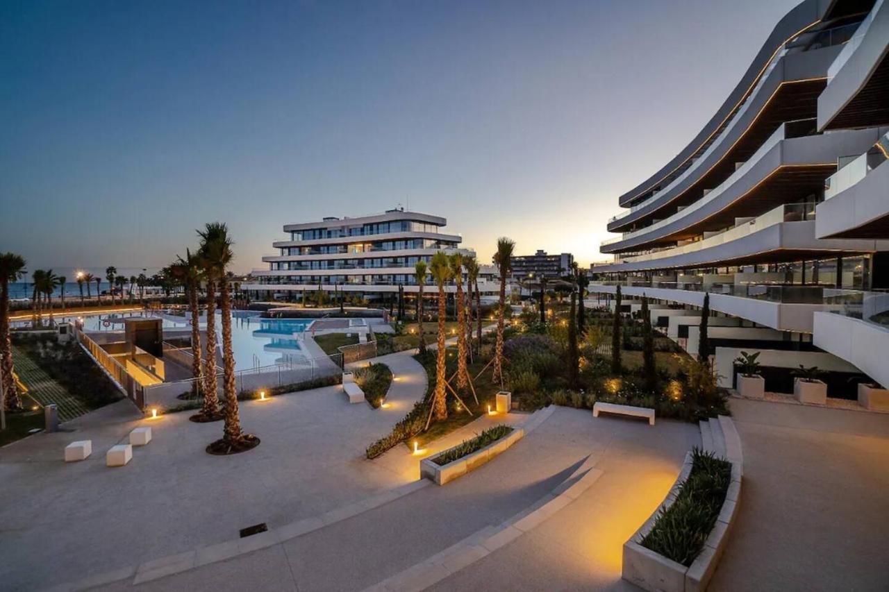 Luxury Complex Beachfront Apartment, Infinity Pool, Sauna, Gym And Large Terrace Torremolinos Luaran gambar