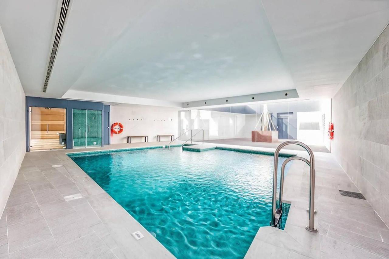 Luxury Complex Beachfront Apartment, Infinity Pool, Sauna, Gym And Large Terrace Torremolinos Luaran gambar
