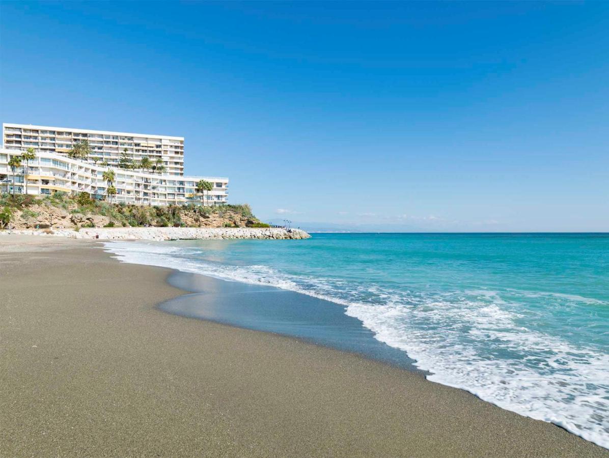 Luxury Complex Beachfront Apartment, Infinity Pool, Sauna, Gym And Large Terrace Torremolinos Luaran gambar